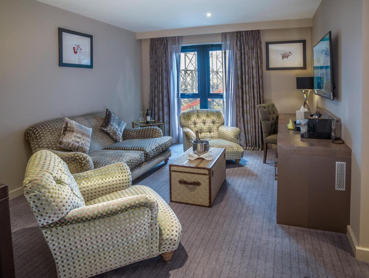 Boulevard Hotel Blackpool Extérieur photo A suite at the hotel