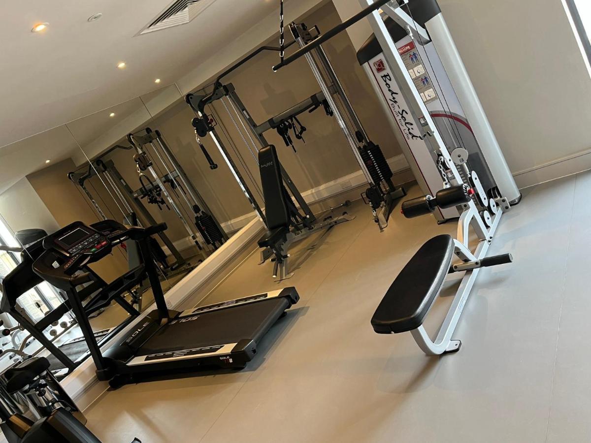 Boulevard Hotel Blackpool Extérieur photo A home gym