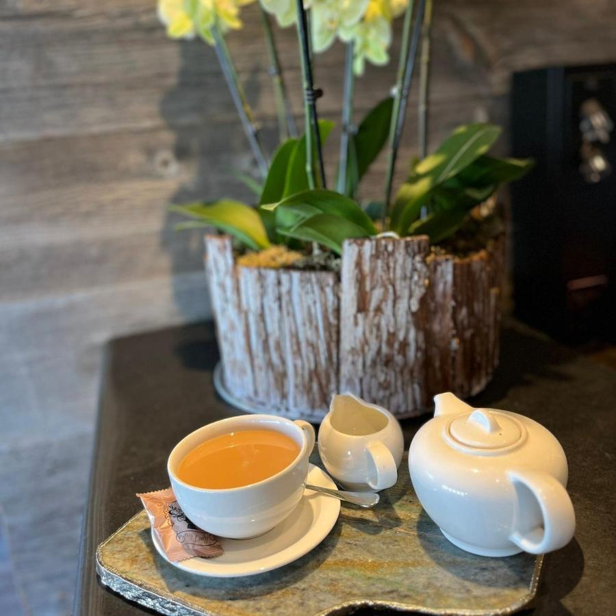 Boulevard Hotel Blackpool Extérieur photo A cup of tea
