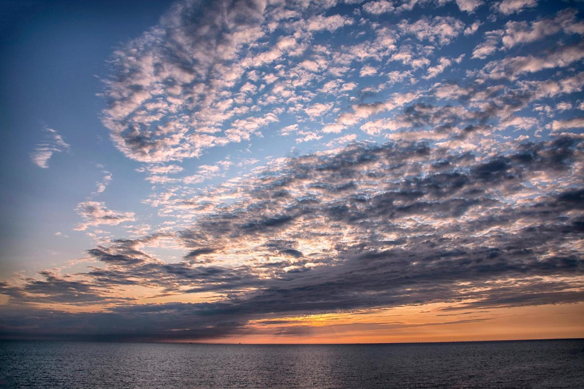 Boulevard Hotel Blackpool Extérieur photo Sunset over the Atlantic Ocean