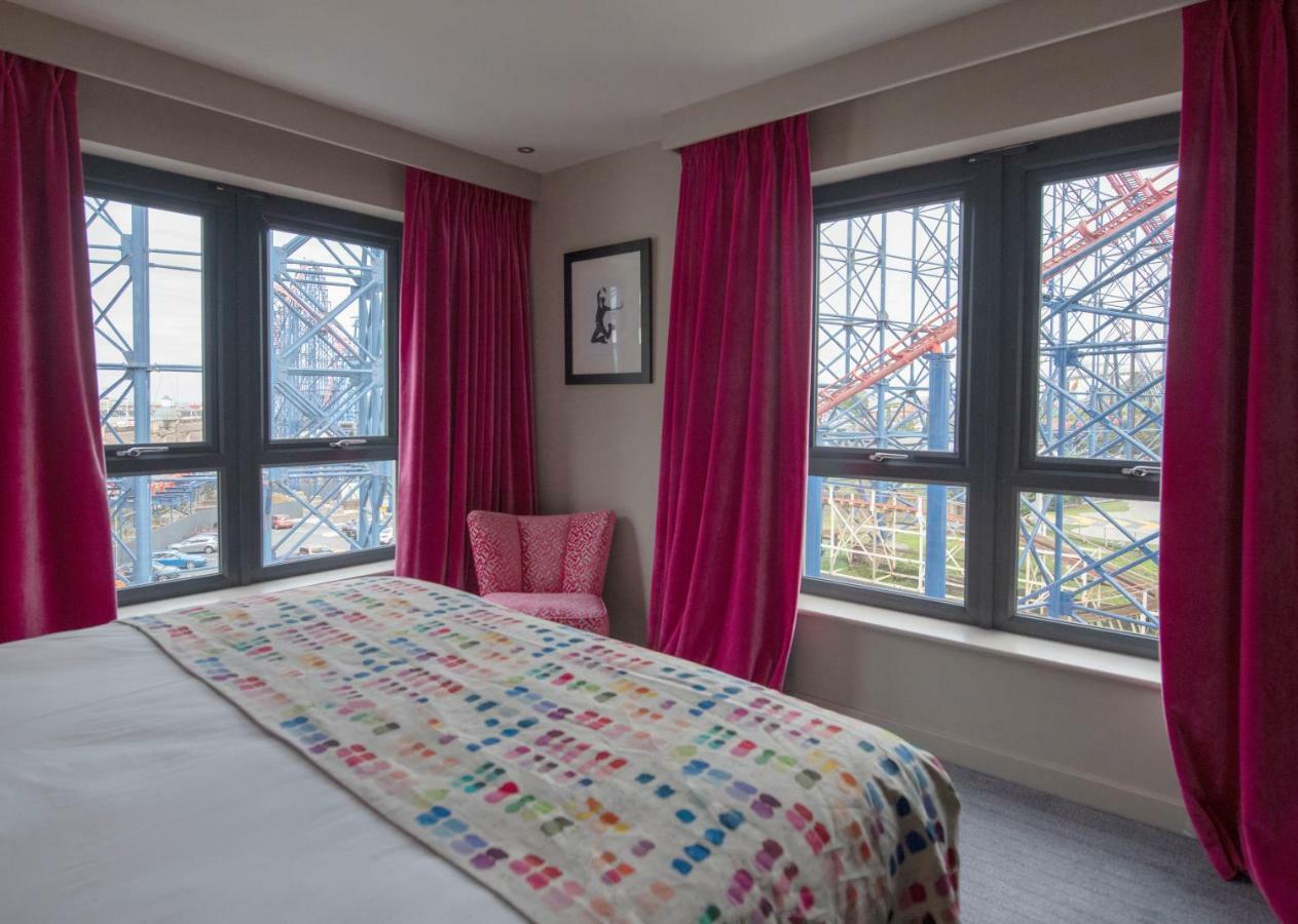 Boulevard Hotel Blackpool Extérieur photo A bedroom at the hotel