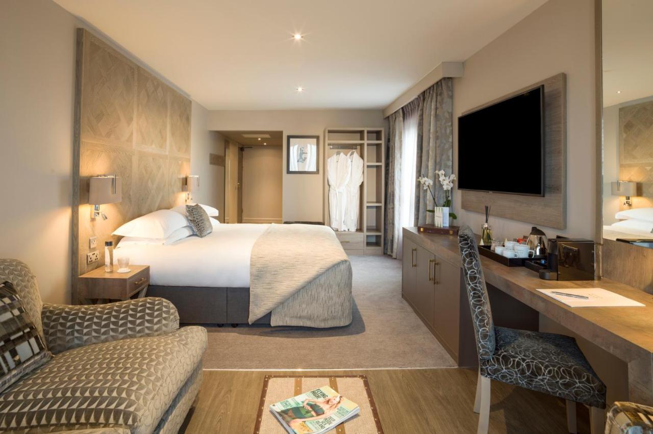 Boulevard Hotel Blackpool Extérieur photo A room at The Mitre